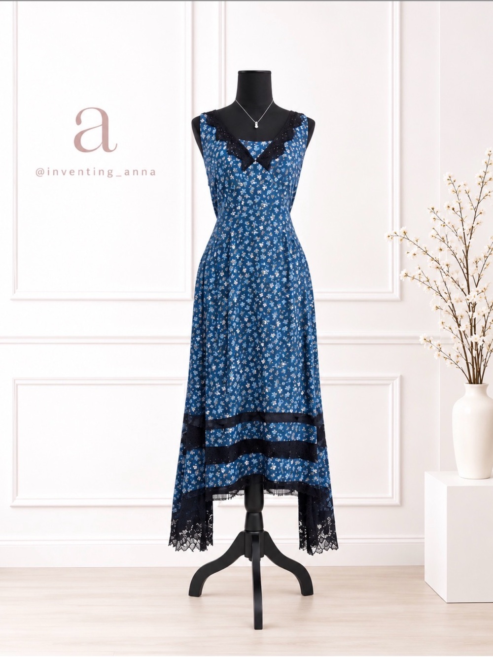 Coach NWT Blue Floral Lace Trim Tie Back Dress Designer Hanger